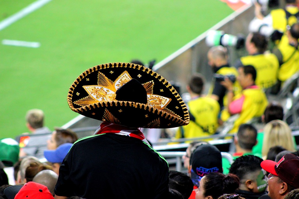 Un aficionado mexicano disfruta del Mundial en Rusia 2018