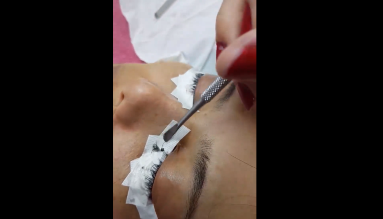 extensiones de pestañas