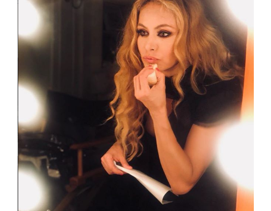 paulina rubio confiesa amar a donald trump en concierto recibe críticas