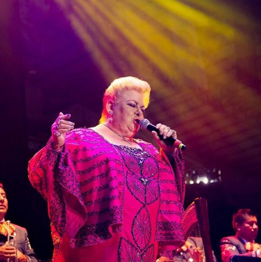 paquita la del barrio se quedo dormida en entrevista frente a los periodistas