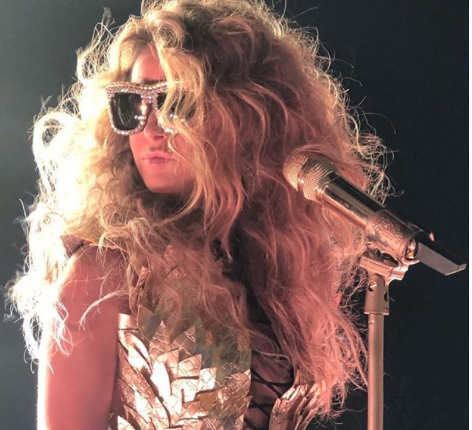 paulina rubio confiesa amar a donald trump en concierto recibe críticas