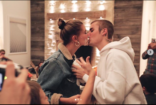 hailey bieber celebro su cumpleaños a lado de su esposo justin bieber thanksgiving