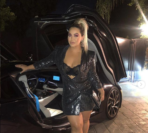 chiquis rivera sorprende con candente twerking y ajustado atuendo en concierto la critican