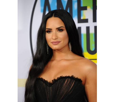 demi lovato confirma su nueva relacion con Henry levy enromántico video