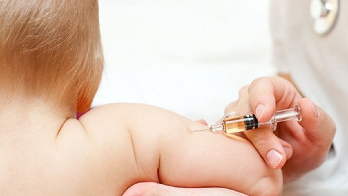 bebe muere hospitalizados vacunas