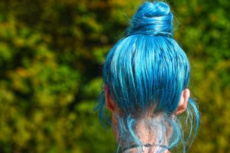 Mujer murió por pintarse el pelo