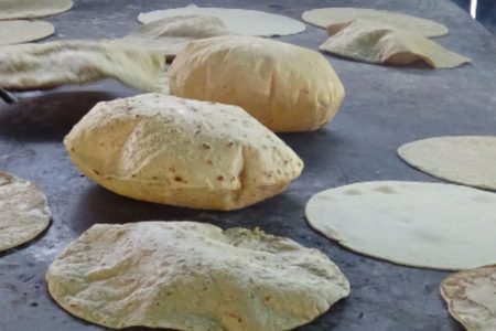 Estudiantes de una UNAM crean tortilla para adelgazar