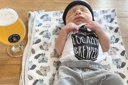 ¿Una probadita de alcohol es mala para los niños?