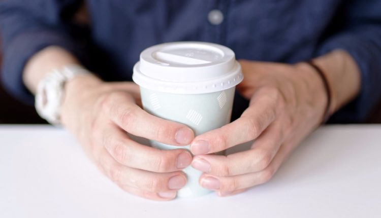 daños morder uñas salud