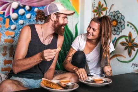 Pasos para seducir a un hombre sin que siquiera lo note