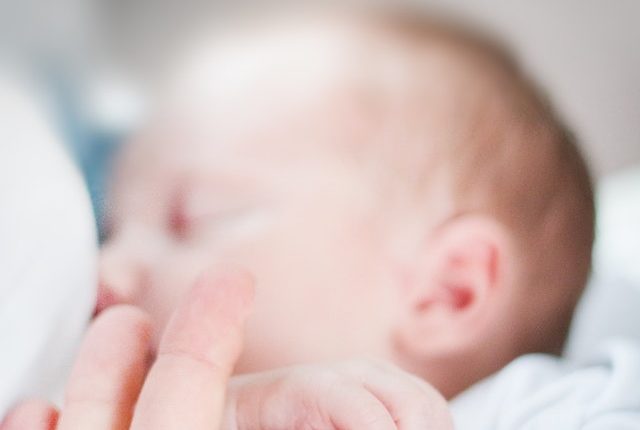 Covid-19 Amamantar (Pexels)