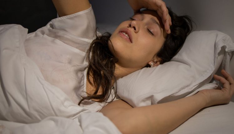 6 síntomas de apnea del sueño en mujeres y cómo atenderlas